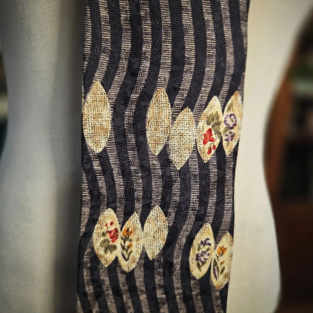 Structure Silk Tie Vintage 90s Wavy Stripe Floral Medallion Geometric Mens Black